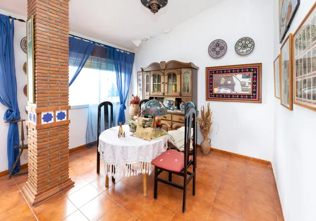 Chalet con gran parcela en Cogollos — 24