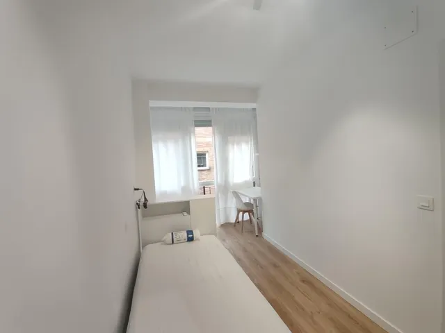 Piso alquiler Avda Madrid, Granada centro. — 11