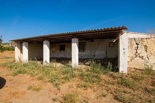 EXCLUSIVA FINCA RÚSTICA DE 7.500 M2 CON 292 M2 CONSTRUIDOS,  - foto 3