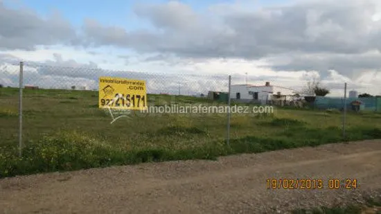 Parcela de 2000 m2 en Sierra de Fuentes