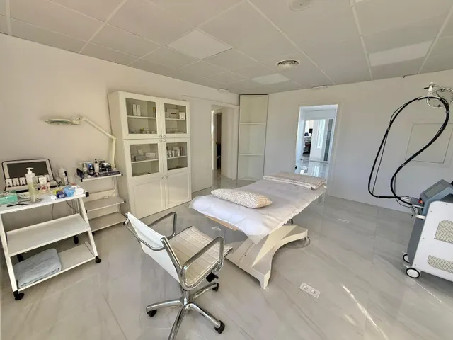 CLINICA recién REFORMADA y 100% EQUIPADA — 19