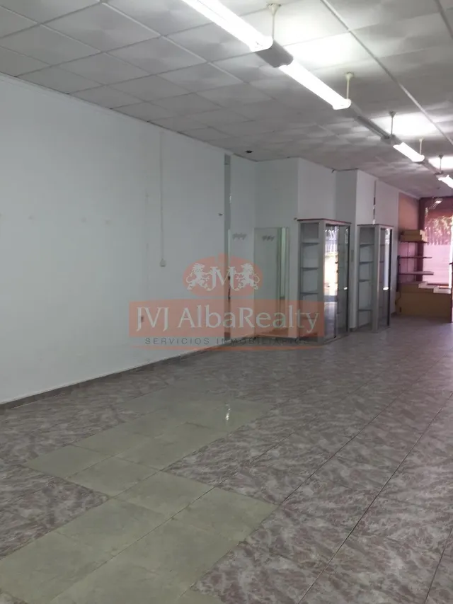 LOCAL EN VENTA O ALQUILER - ZONA HOSPITAL — 2