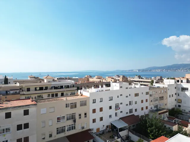 Piso de dos habitaciones con piscina comunitaria en El Molinar, Obra Nueva — 10