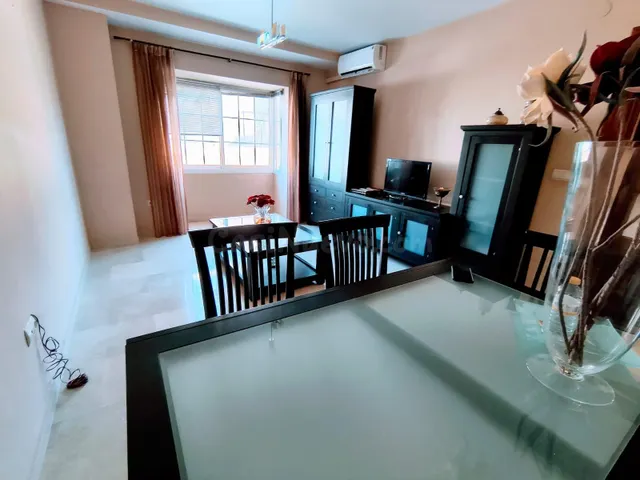 Piso luminoso en venta en Fuengirola, Costa del Sol, a solo  - foto 2