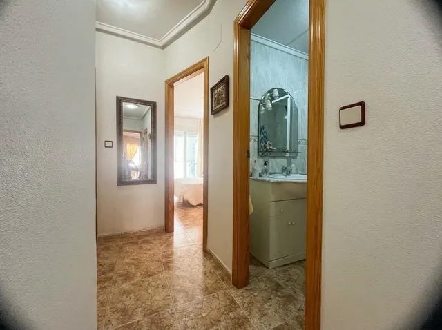 Piso en venta en Guardamar del Segura con plaza de garaje y dos terrazas — 26