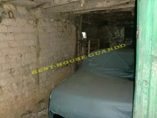 CASA COCHERA Y CHOCO PARA REFORMAR LAS HERAS — 10