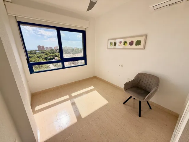 Gran ático dúplex en torrevieja: 3 hab, 2 baños, 1 aseo — 18