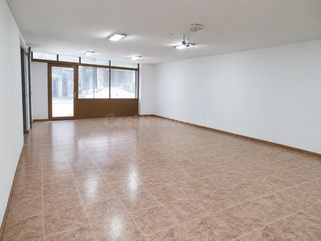 Céntrico local comercial en Molledo – Cantabria. - foto 5