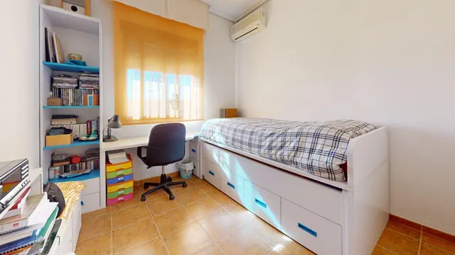 ¡¡ PARCELA EN PROINDIVISO CON VIVIENDA EN AVDA. DEL AEROPUERTO !! — 44