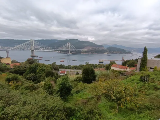 ¡INCREIBLE OPORTUNIDAD! Casa o Chalet en venta en Redondela — 41