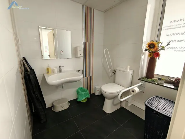 Local comercial 3 habitaciones 43m² en alquiler - Gran Via — 14