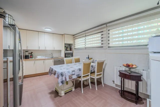 Precioso chalet adosado de cinco dormitorios y tres baños en el PAU de Carabanchel — 10