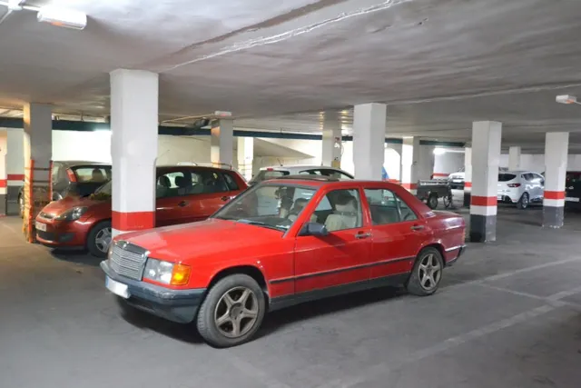 Plaza de garaje para moto junto al Mercado de Algirós. — 2