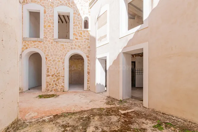 Se vende casa para reformar en el centro de Felanitx - foto 2