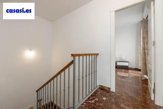 Encantadora Casa Reformada en Ogijares con Vistas y Espacios para Disfrutar — 33
