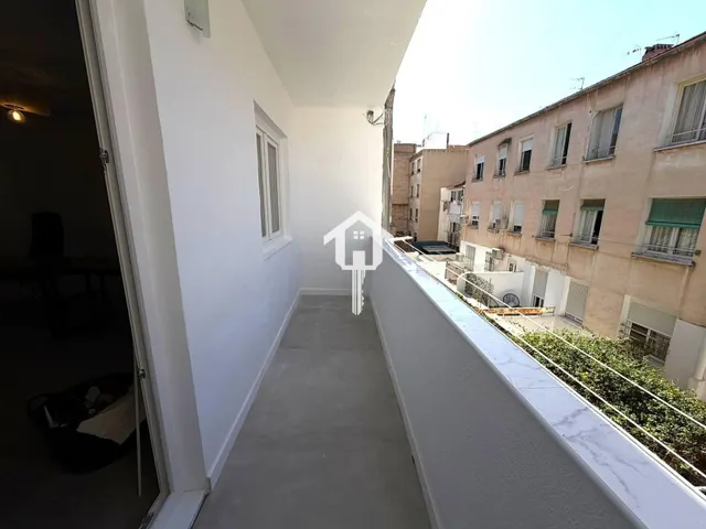 Piso en venta en Alicante, 109m2, 3 habitaciones, 1 baño completo, segunda planta con ascensor en la zona de carolinas bajas. — 26