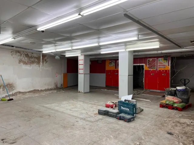 Gran local comercial en Av. Estanislao Figueres a 50 metros de Rambla Nova. — 15
