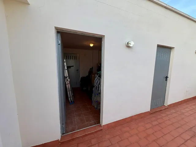 Apartamento luminoso y espacioso en la acogedora Formentera. Cerca de colegios y comercios, a 10 min a pie de Benijófar, a 3,5 km del La Marquesa Golf, y a solo 11 km de las playas de Guardamar. — 41