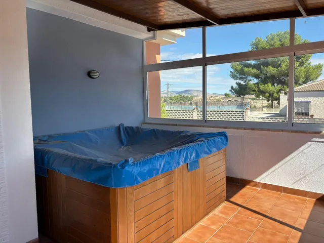 CHALET URBANIZACIÓN LOS VALIENTES — 46