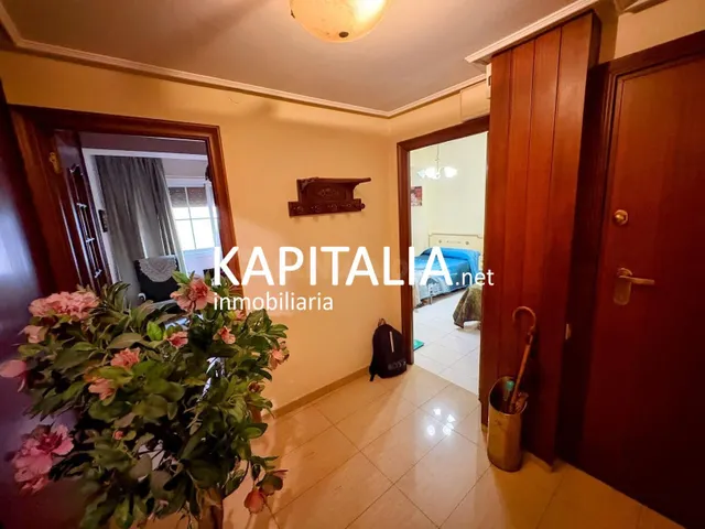 ¡Vive en el corazón de Xàtiva! Amplio piso esquinero de 4 ha - foto 5