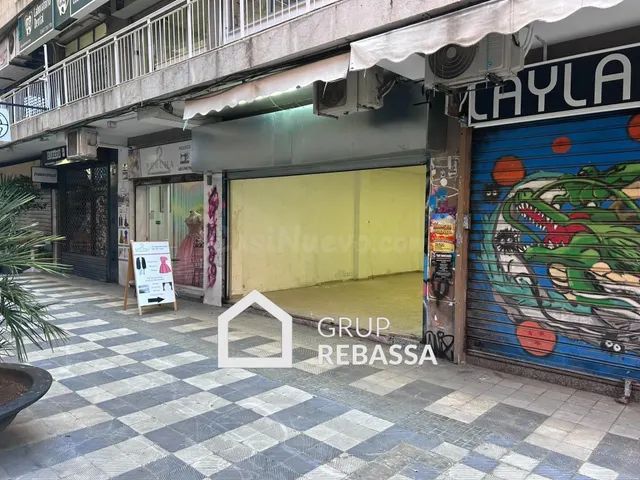 Local comercial en galerías entre Plaza Patines y calle Olmo - foto 5