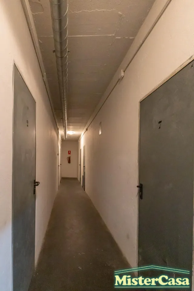 EXCLUSIVA. Piso zona sur VPO . 3 dormitorios , 2 baños , terraza . Plaza de garaje y trastero . — 34