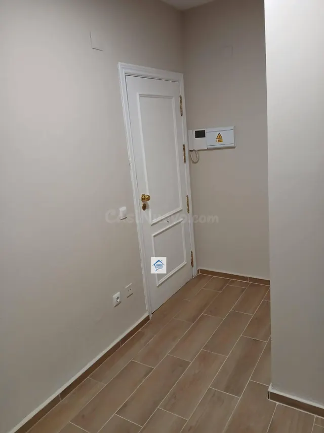 LOCAL PARA OFICINA ALQUILER O VENTA ZONA MULTIPLES!!! - foto 3