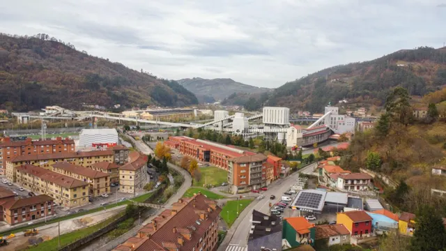 GRAN SOLAR EN MIERES, PARA construcción DE VIVIENDAS EN ALTU - foto 2