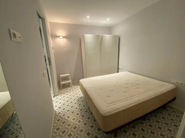 Apartamento con balcón junto a Passeig Sant Joan – Eixample — 8