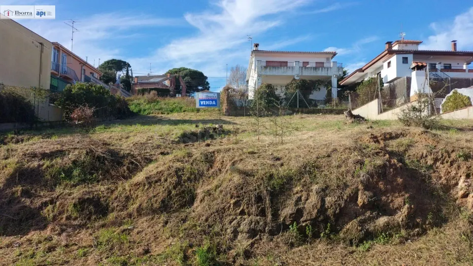 TERRENO DE 412M2 EN URBANIZACIÓN MAS REIXACH