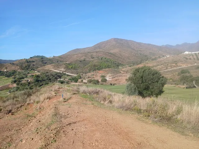 Parcela solar en Mijas Costa del Sol - 1.405 m² - foto 2