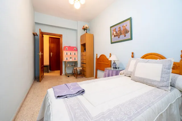 Amplio y luminoso piso de tres dormitorios con muy buenas vistas en avd don bosco — 16