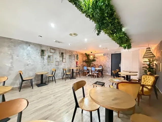 Local comercial 150m² en venta - torrevieja — 27