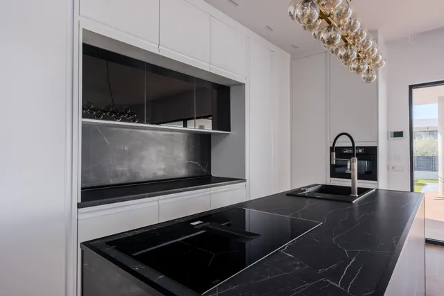 Chalet Pareado de Diseño Vanguardista con Piscina y Máxima Eficiencia Energética en El Bosque — 27