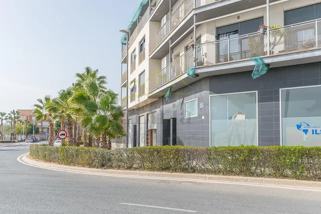 Ref 04194 Local comercial ronda de Pobla de Vallbona 215 m2 - foto 4