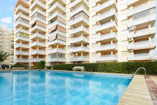 APARTAMENTO REFORMADO CON TERRAZA, PISCINA Y PARKING A 150 METROS DE LA PLAYA DE GANDIA — 9