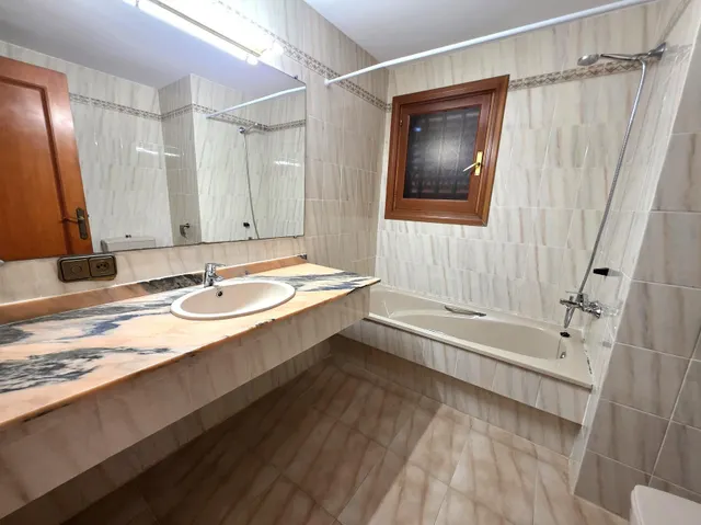 Villa en Gran Avenida de Benicàssim. Cerca del pueblo y de la playa del Voramar. 1700 m2 de parcela, — 17