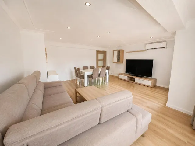 VIVIENDA CON INQUILINO, REFORMADA Y A UN PASO DEL CENTRO EN  - foto 2