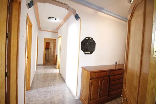 EXCELENTE CASA EN EL CENTRO DE BAZA!!!! - foto 4