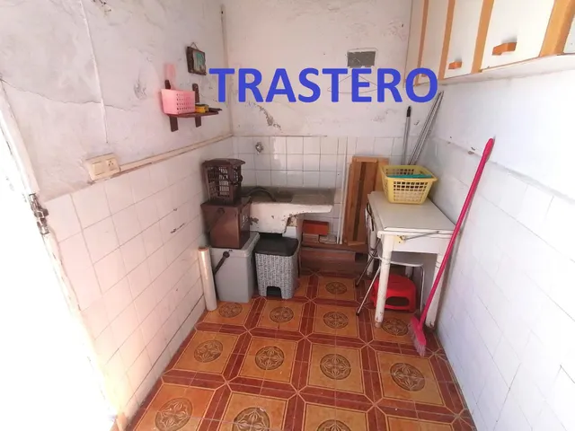 Casa en Alquiler con Patio y 3 Dormitorios — 27