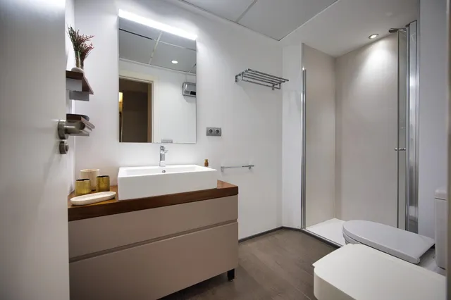 Ático con gran terraza y solárium privado en el corazón de Alicante — 27