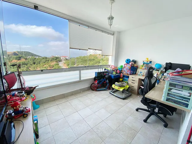 Piso con terraza acristalada y vistas espectaculares en call - foto 5