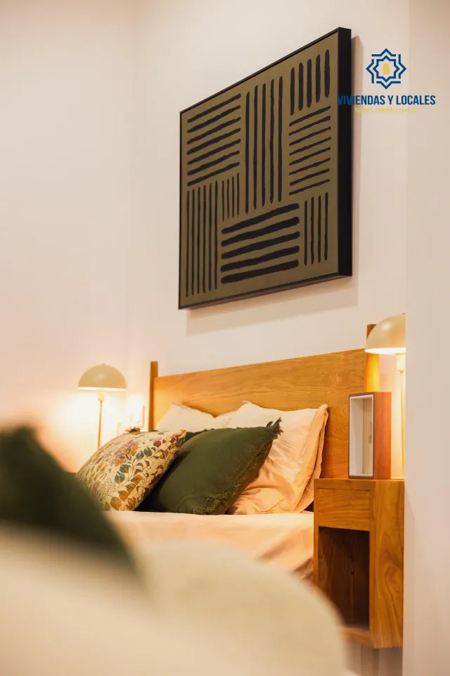 Tu refugio de diseño en el corazón de Granada: Estilo, practicidad y comodidad a pie de calle. — 26
