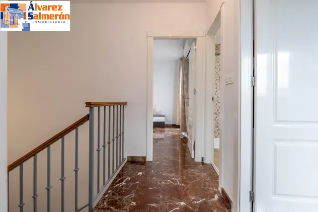 Encantadora Casa Reformada en Ogijares con Vistas y Espacios para Disfrutar — 25