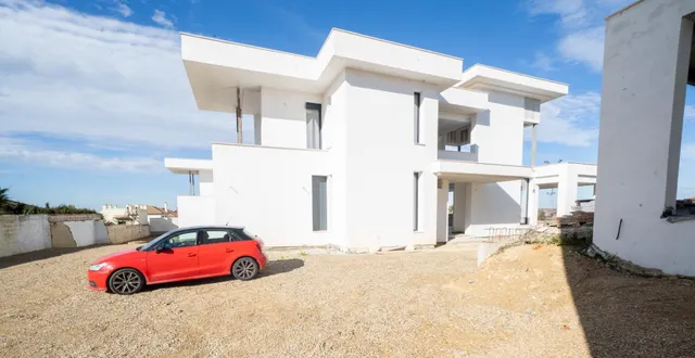 Promoción de 3 magníficos chalets independientes en Gines — 2