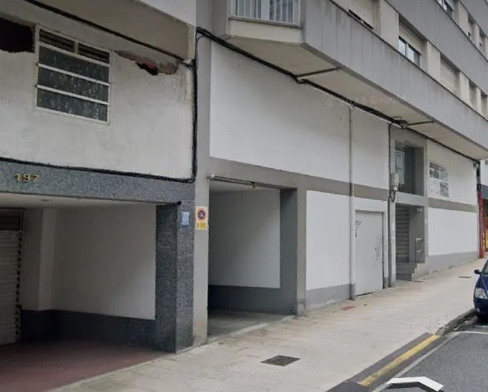 SE VENDE  O ALQUILA PLAZA DE GARAJE ZONA FONTIÑAS HACIA MONTIRÓN
