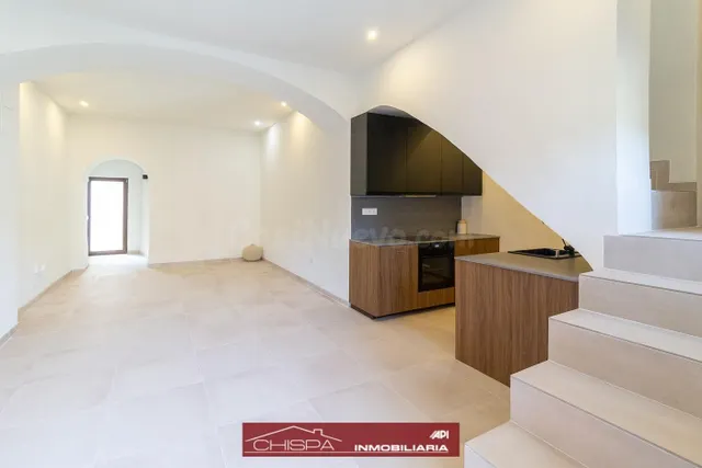 Casa de pueblo reformada con piscina y amplias terrazas en N - foto 3