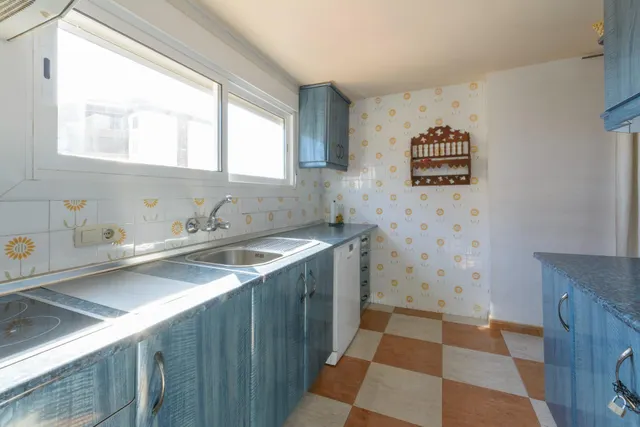 Amplio Apartamento en Playa de Gandia con Vistas al Mar — 16