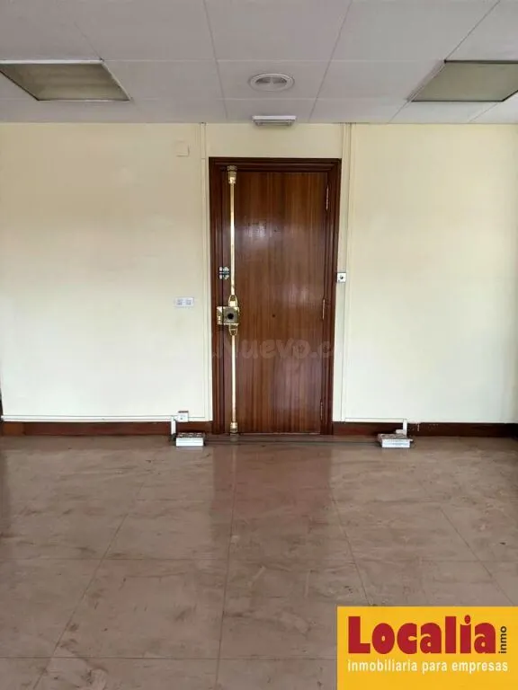Excepcional local para oficinas en Santander. — 16