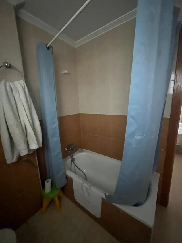 SE VENDE PISO / ASCENSOR/ PARA REFORMAR / BENALUA,/ JUNTO JUZGADOS — 13